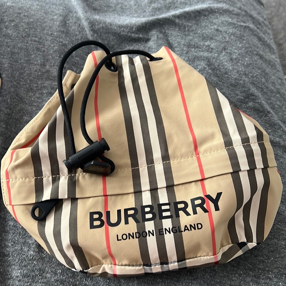 Burberry pouch